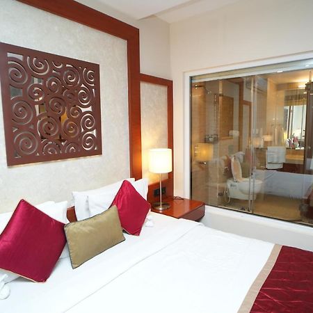 The Altruist Business Hotel Hitech Hyderabad Esterno foto