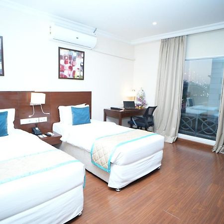 The Altruist Business Hotel Hitech Hyderabad Esterno foto