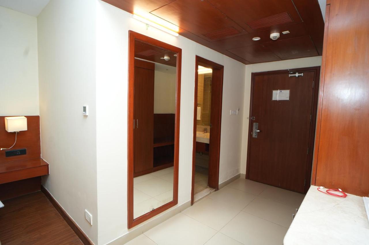 The Altruist Business Hotel Hitech Hyderabad Esterno foto