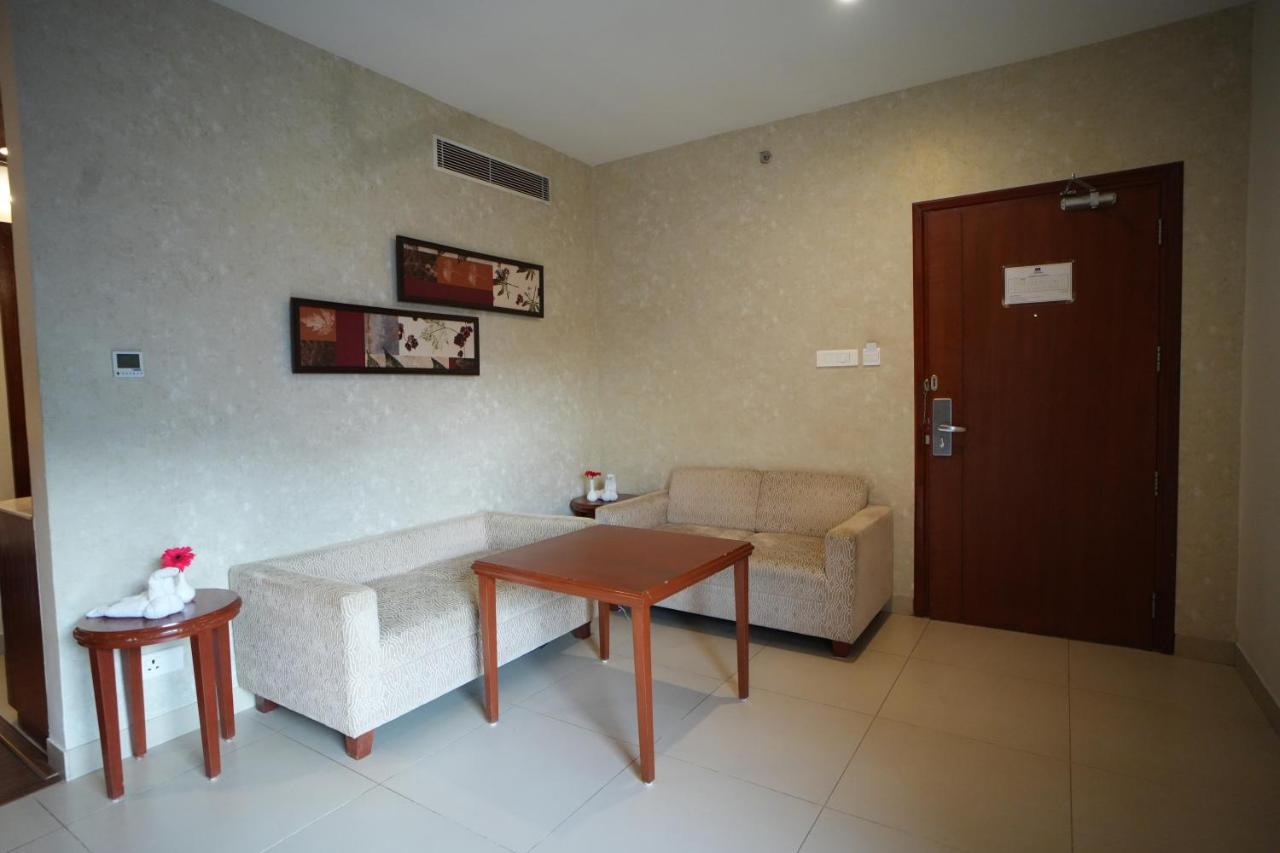 The Altruist Business Hotel Hitech Hyderabad Esterno foto