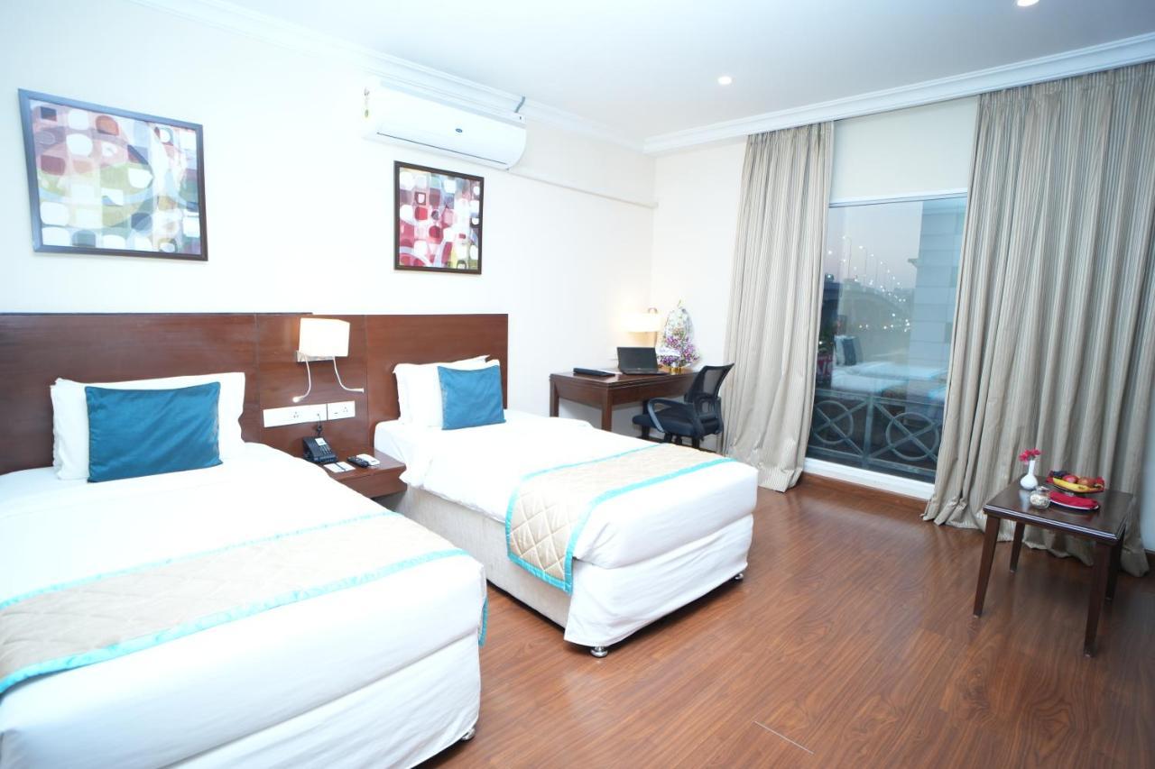 The Altruist Business Hotel Hitech Hyderabad Esterno foto