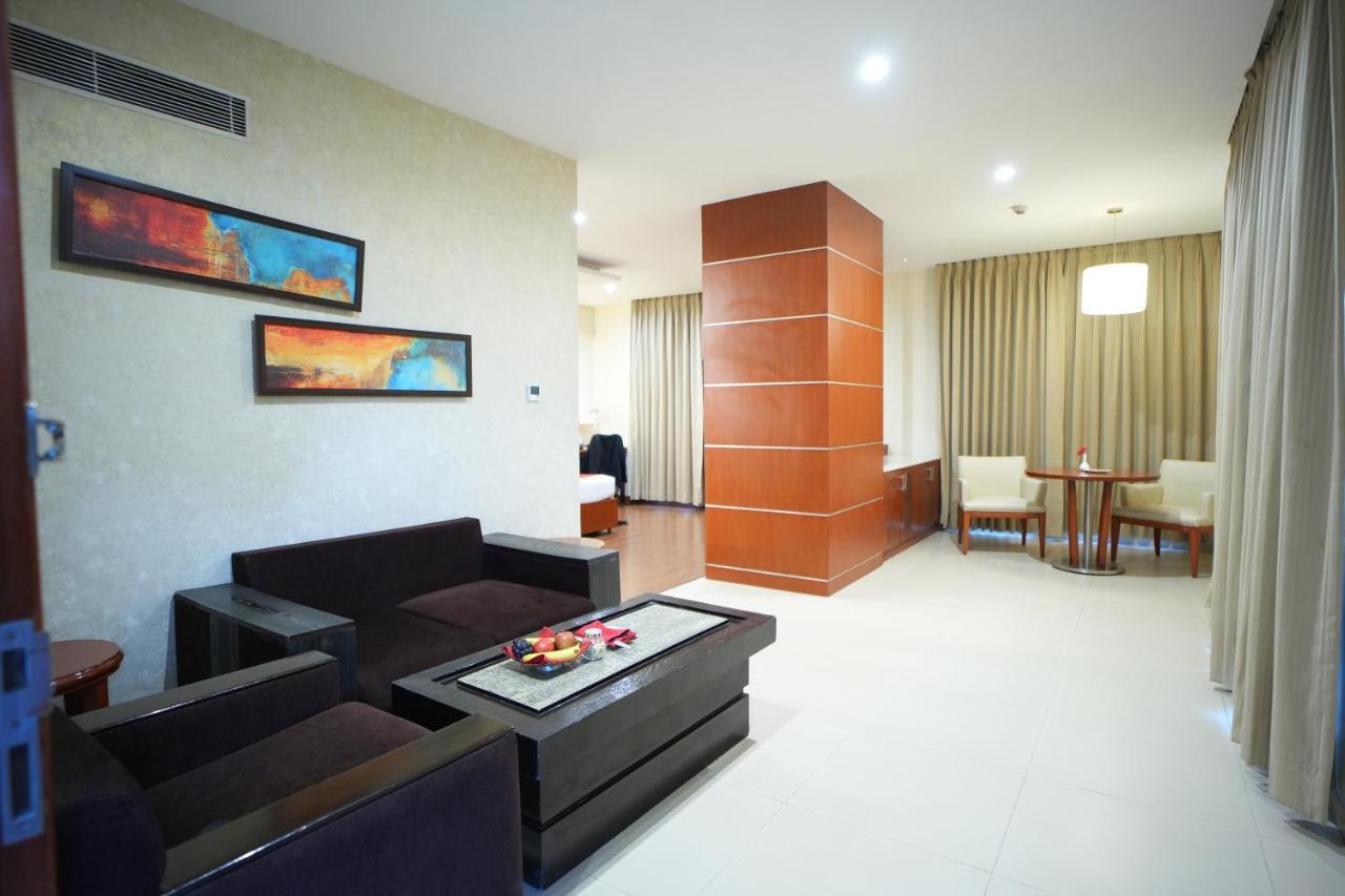 The Altruist Business Hotel Hitech Hyderabad Esterno foto