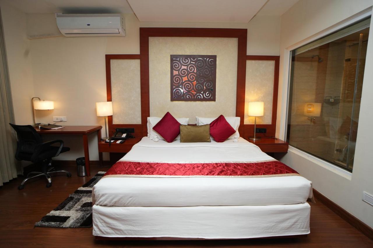 The Altruist Business Hotel Hitech Hyderabad Esterno foto