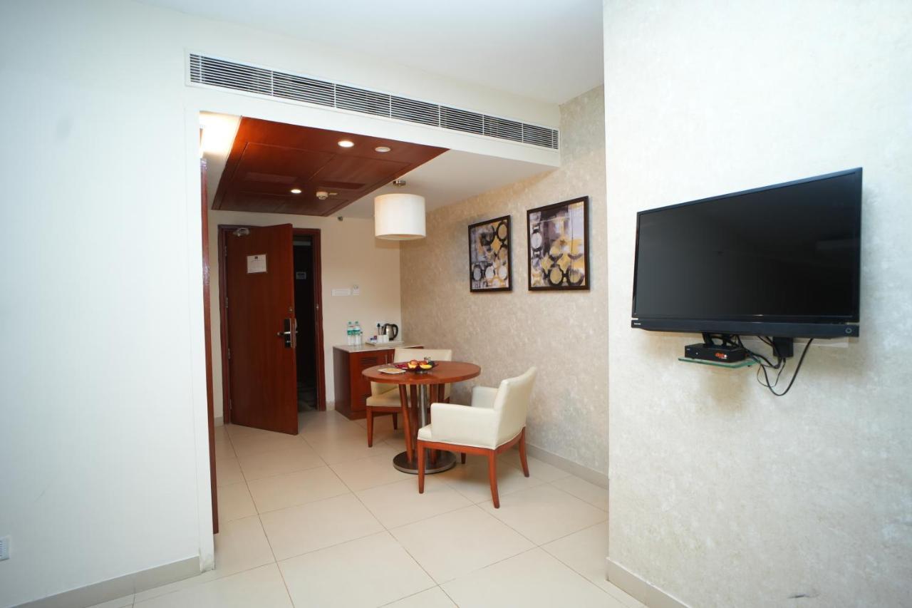 The Altruist Business Hotel Hitech Hyderabad Esterno foto