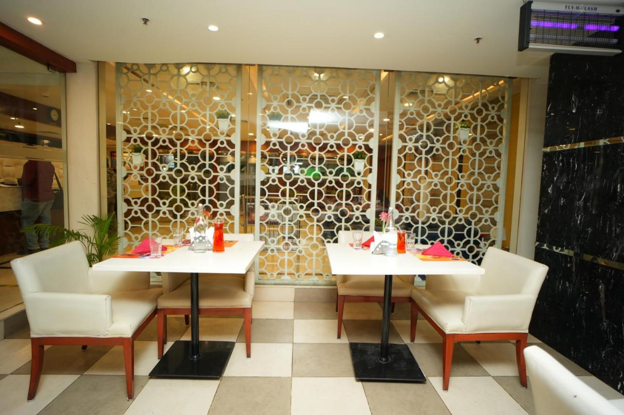The Altruist Business Hotel Hitech Hyderabad Esterno foto