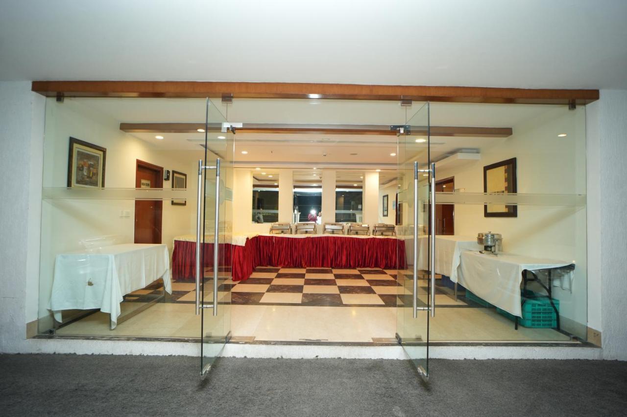 The Altruist Business Hotel Hitech Hyderabad Esterno foto