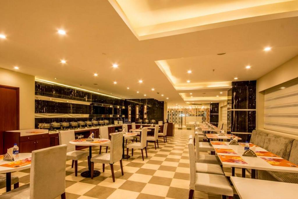 The Altruist Business Hotel Hitech Hyderabad Esterno foto